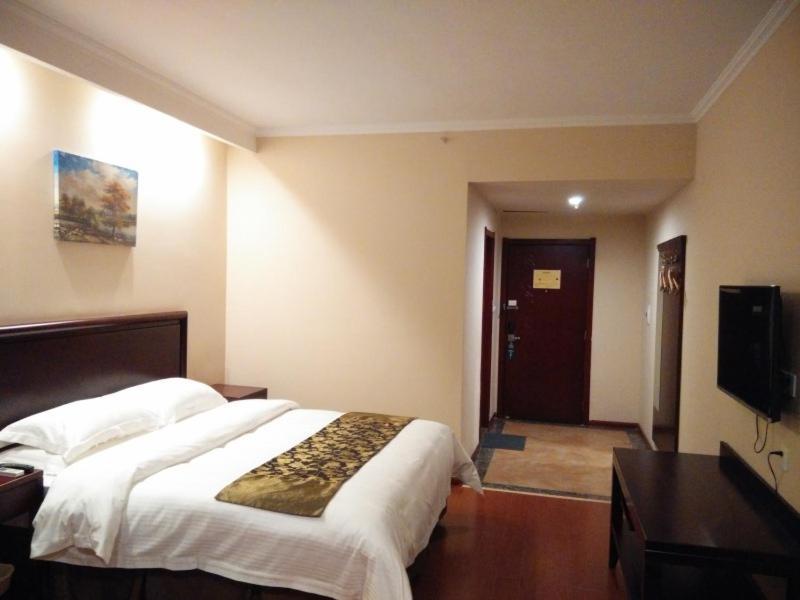 Greentree Inn Henan Qinyang Middle Huaifu Road Express Hotel Exterior photo
