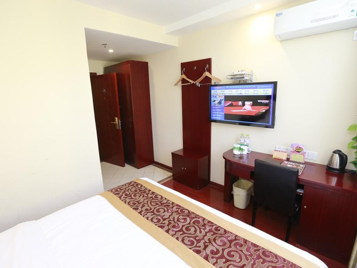 Greentree Inn Henan Qinyang Middle Huaifu Road Express Hotel Exterior photo
